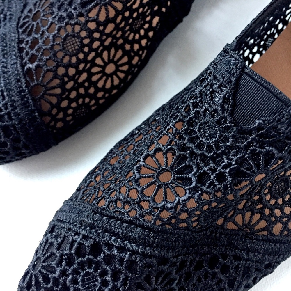 New TOMS ‘Classic' Crochet Slip-On (Women) - Picture 5 of 8